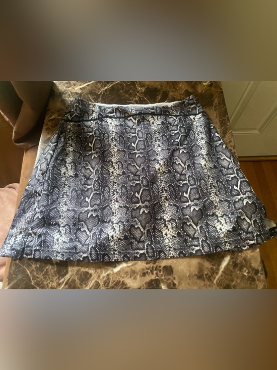 Adome Pants - Adome Snake-Print A-Line Women's Skort - Black Gray medium NWT